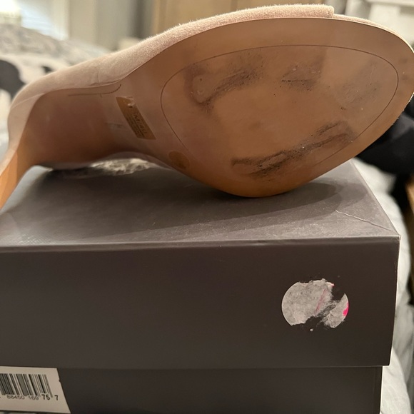 Vince Camuto size 10 - Picture 3 of 4